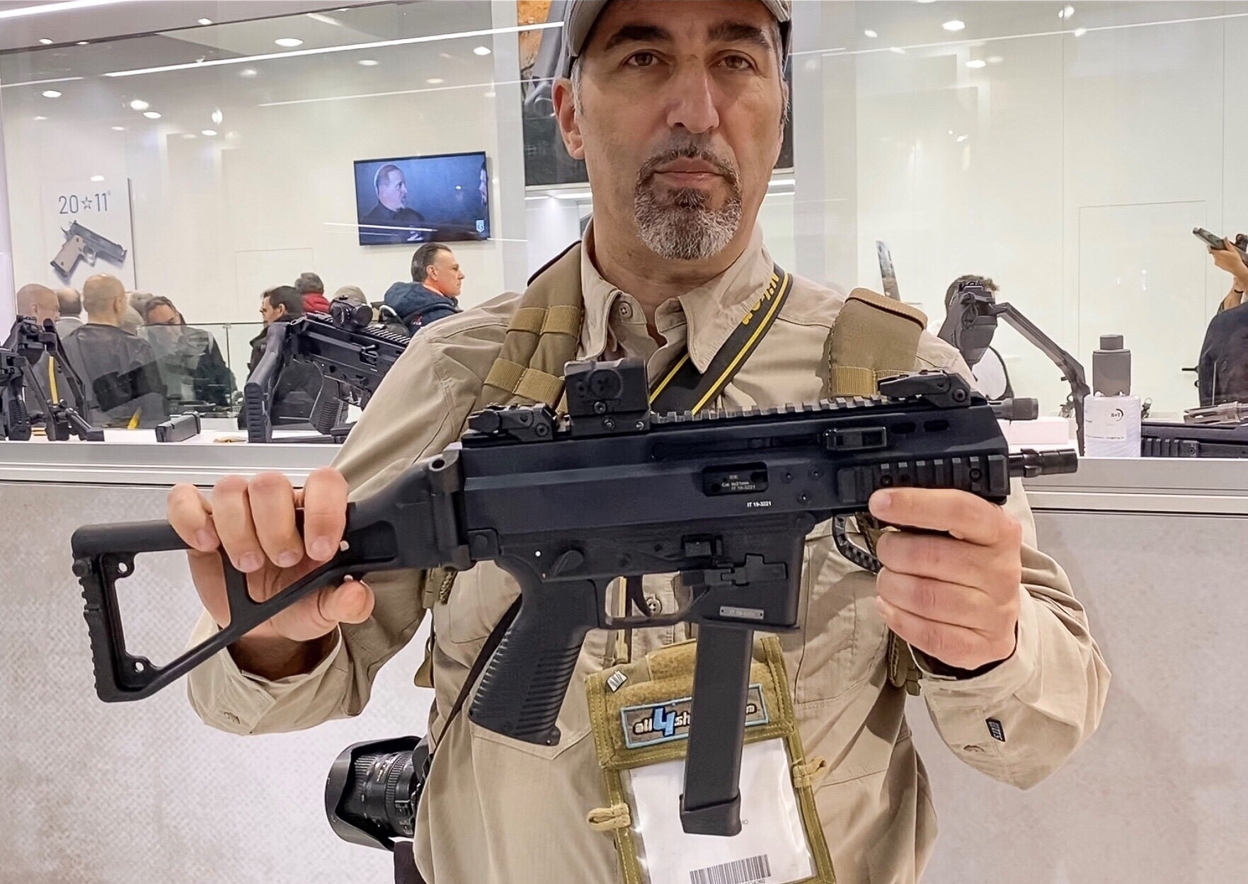 bt: B&T APC 9 Pro da Bignami. Dettagli e video bt: B&T APC 9 Pro da Bignami. Dettagli e video