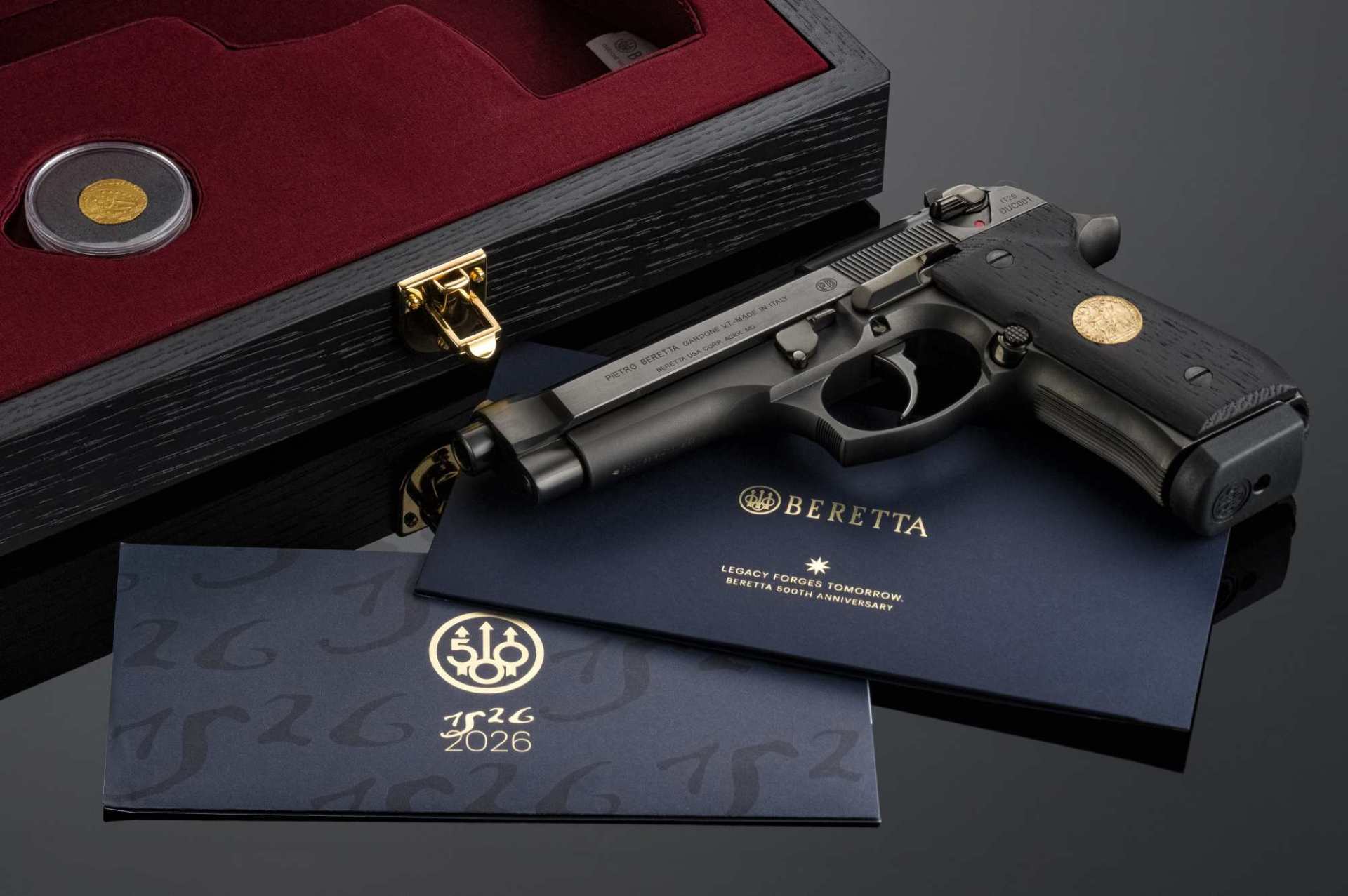 beretta: Beretta 92FS Ducato - 500 Years Limited Edition. La versione celebrativa in 296 esemplari.
