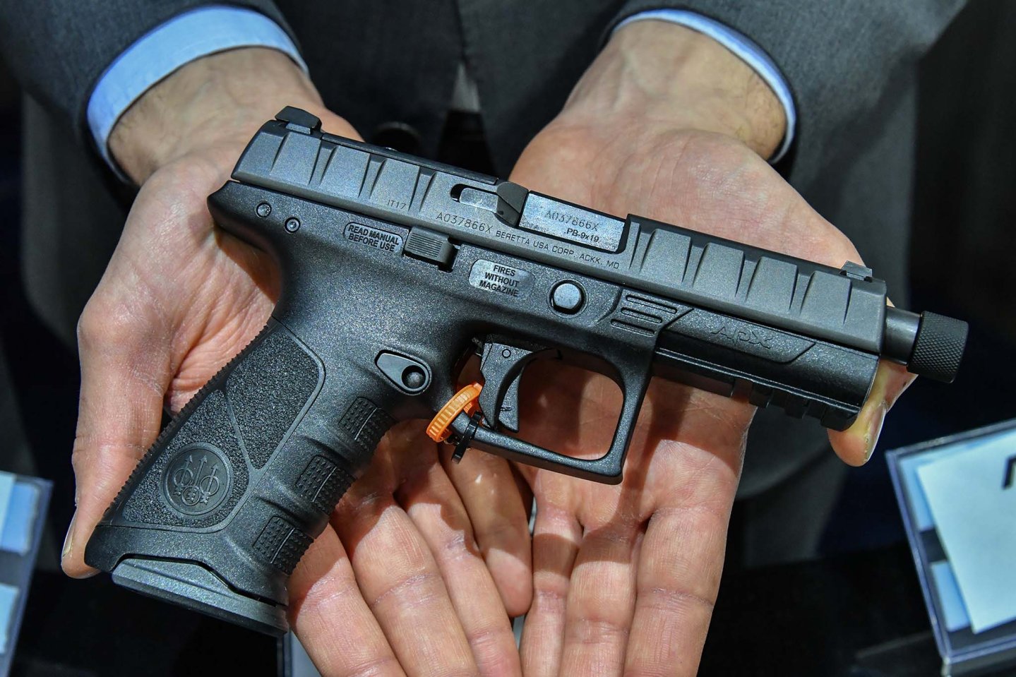 Beretta APX Combat, pistola a percussore lanciato Presentazione della Beretta APX Combat a SHOT Show 2108
