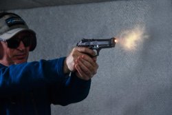 Pistole Beretta Premium: alla scoperta di tutti i modelli speciali Beretta 98 FS Fusion Black al tiro