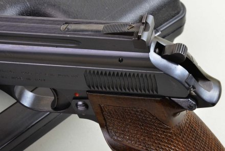 Bernardelli Modello 69 calibro .22 Long Rifle Tacca di mira della pistola Bernardelli Modello 69