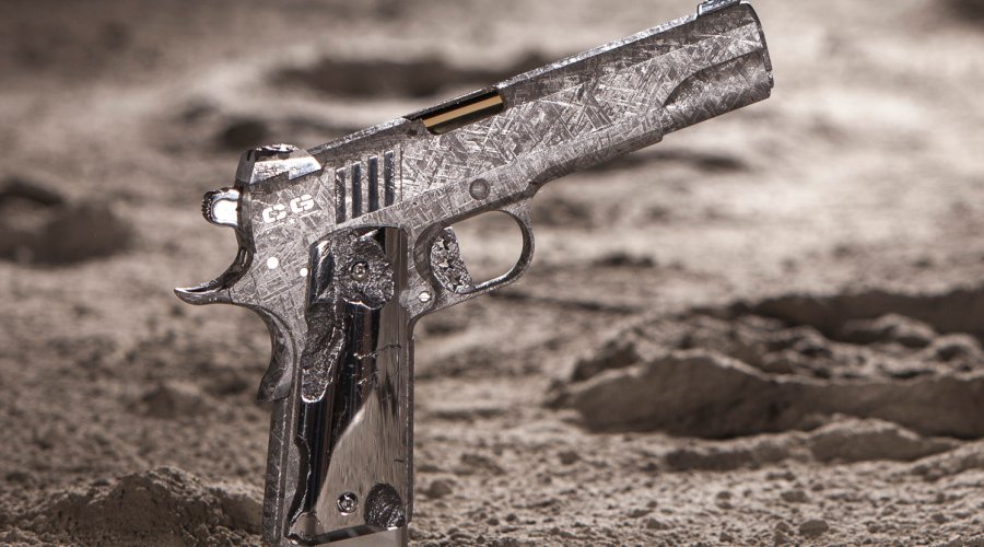 Pistola semi-automatica Cabot Guns "The Big Bang pistols set", vista dal lato destro