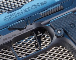 Black Ribbon: una Walther P5 in edizione speciale Gruppo di scatto della Walther Black Ribbon