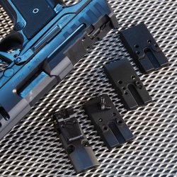 Black Ribbon: una Walther P5 in edizione speciale Piastrine per il montaggio dei diversi mirini sulla Walther Black Ribbon