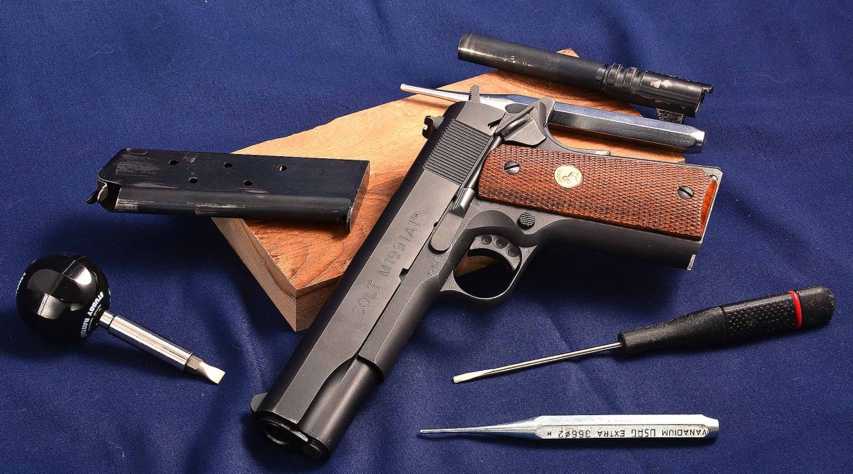 Smontaggio completo: Colt 1911 Government calibro .45 ACP