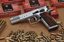 Armi Magazine 4/2016: Contenuto Tanfoglio Limited 9x21 IMI con munizioni