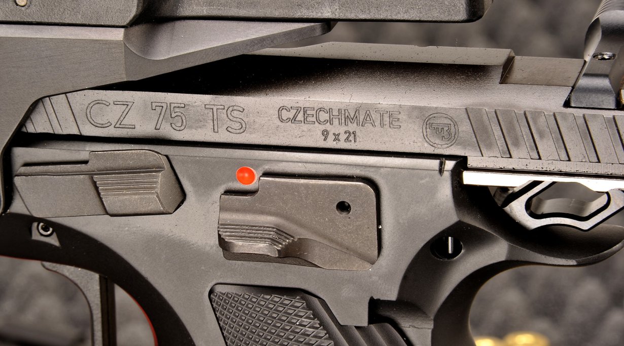 CZ Czechmate calibro 9x21