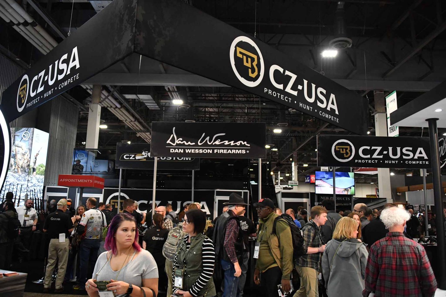 Stand CZ allo SHOT Show 2018