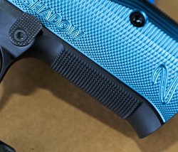 CZ Shadow 2 cal. 9 x21, sportiva per la divisione Production CZ Shadow 2 cal. 9 x21 impugnatura