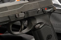 Pistola semiautomatica FN-USA FNX-45 Tactical Comandi della pistola FNX-45 Tactical