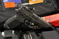 Pistola semiautomatica FN-USA FNX-45 Tactical Pistola FNX-45 Tactical con collimatore Burris FastFire III