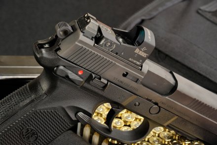 Pistola semiautomatica FN-USA FNX-45 Tactical Mire metalliche della pistola FNX-45 Tactical