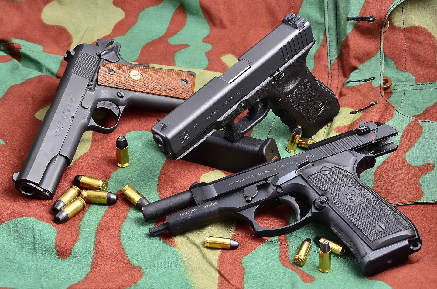 Beretta 92 - Colt 1911 - Glock 17 prova comparativa Beretta 92 - Colt 1911 - Glock 17 prova comparativa