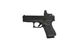 GLOCK presenta la nuova pistola ibrida G45 GLOCK e i modelli G17 e G19 MOS di quinta generazione La GLOCK 19 Gen5 MOS con montata un'ottica mini.