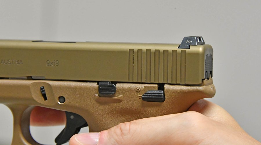 Comando di sicurezza OFF sulla Glock 19 MHS