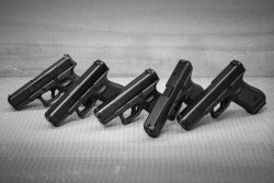 La Generazione 5 di GLOCK si arricchisce: aggiornamento per i modelli 22, 23 e 27 continuando a credere nel calibro .40 S&W Pistole GLOCK G22, G23 e G27 Gen 5