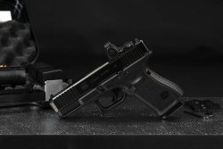 La Generazione 5 di GLOCK si arricchisce: aggiornamento per i modelli 22, 23 e 27 continuando a credere nel calibro .40 S&W GLOCK 23 Gen5
