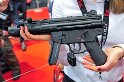 Pistola semi-automatica Heckler & Koch SP5K  Heckler & Koch espone la pistola semi-automatica SP5K calibro 9x19mm all'IWA OutdoorClassics 2016