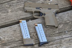 Prova: HS Produkt S5, S7 e HS-9 G2 Caricatori monifilari della pistola HS Produkt S7