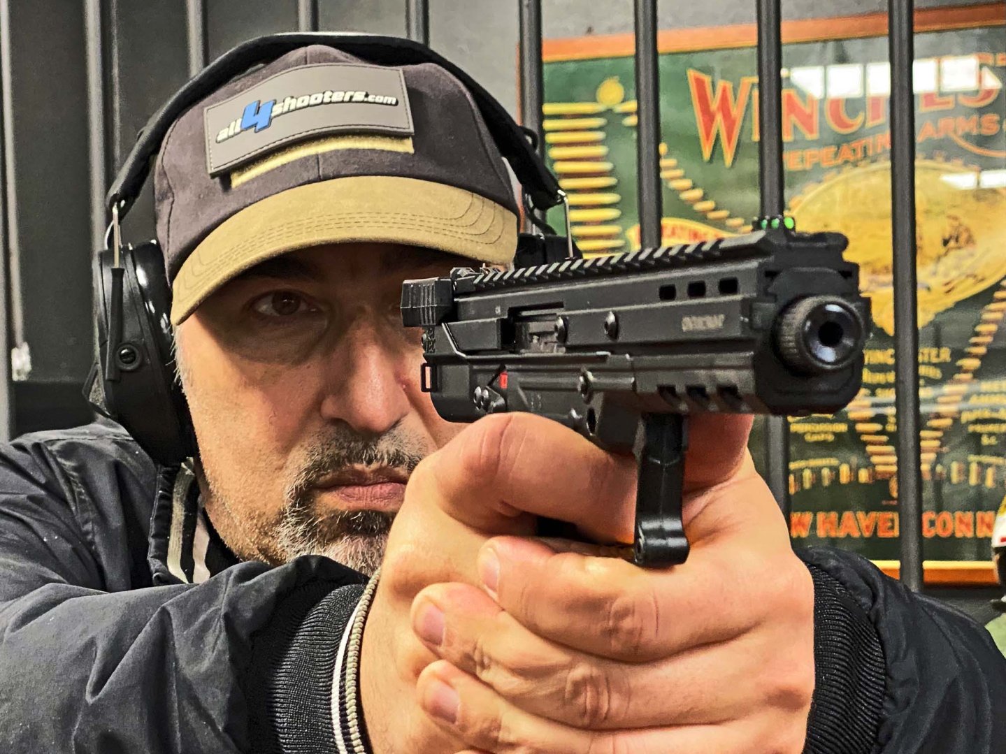 KelTec CP33, una pistola semiautomatica sportiva dal design intrigante KelTec CP33