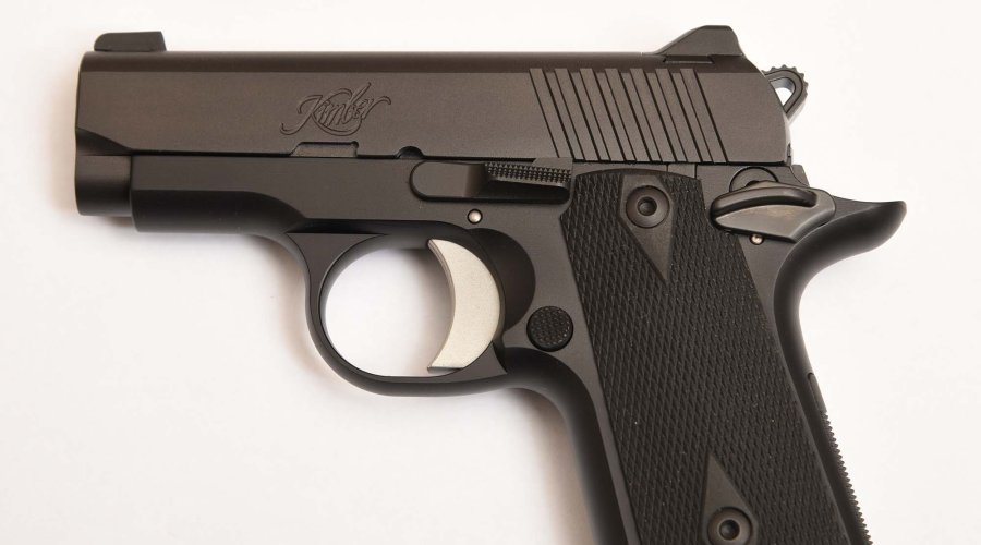 Lato sinistro della pistola Kimber Micro Carry calibro .380 Auto