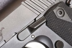 Pistola Kimber Micro Carry calibro .380 Auto Leva hold-open della pistola Kimber Micro Carry calibro .380 Auto