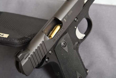 Pistola Kimber Micro Carry calibro .380 Auto Cartucce nella pistola Kimber Micro Carry calibro .380 Auto