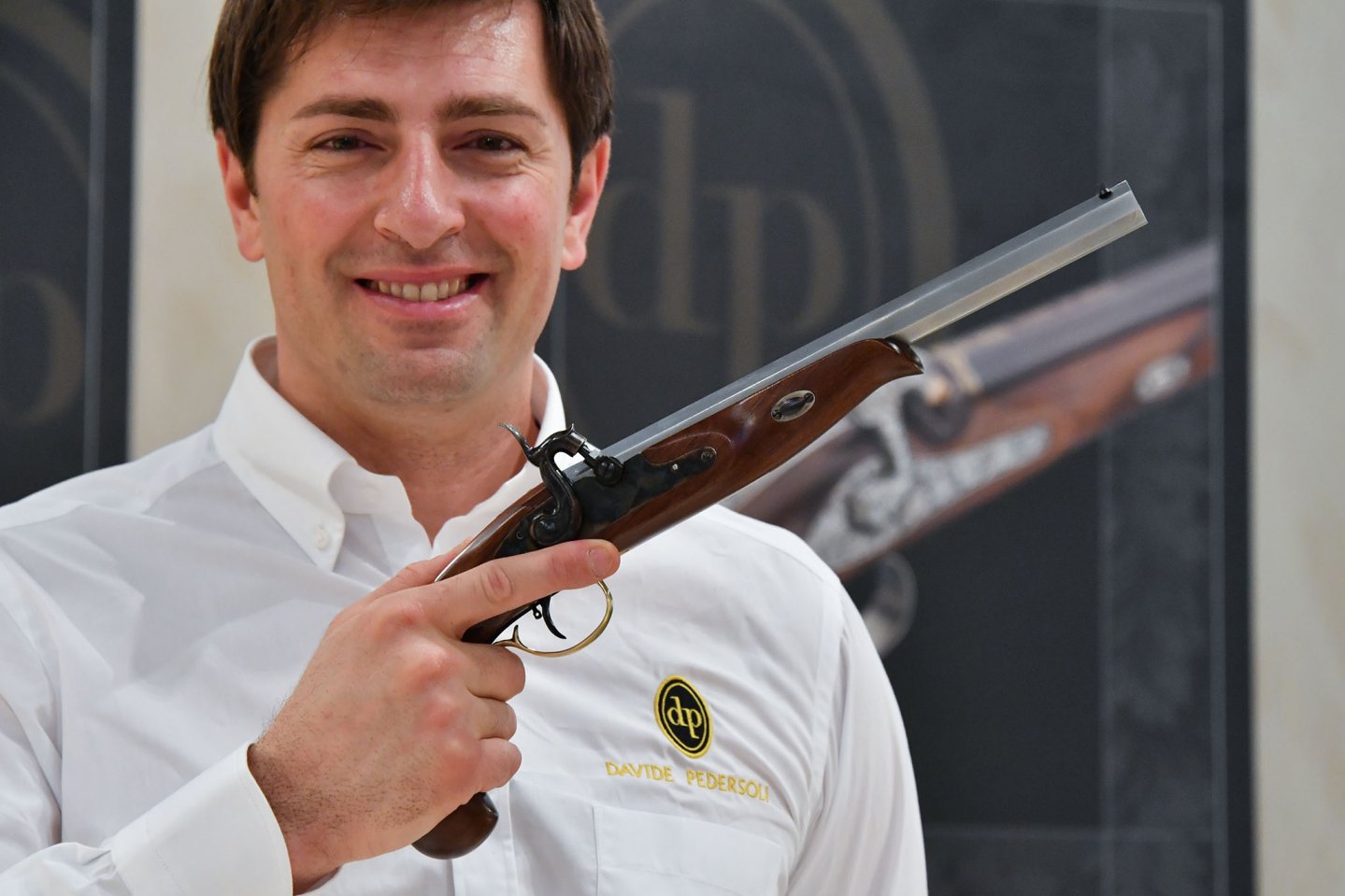 Pistola da tiro Pedersoli Continental Target cal. 45 Stefano Pedersoli con la pistola Continental Target