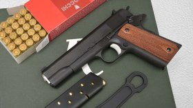 Remington 1911R1 Pistola Remington 1911-R1 con confezione di cartucce Fiocchi e caricatore