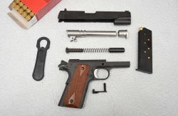 Remington 1911R1 Smontaggio della pistola Remington 1911R1