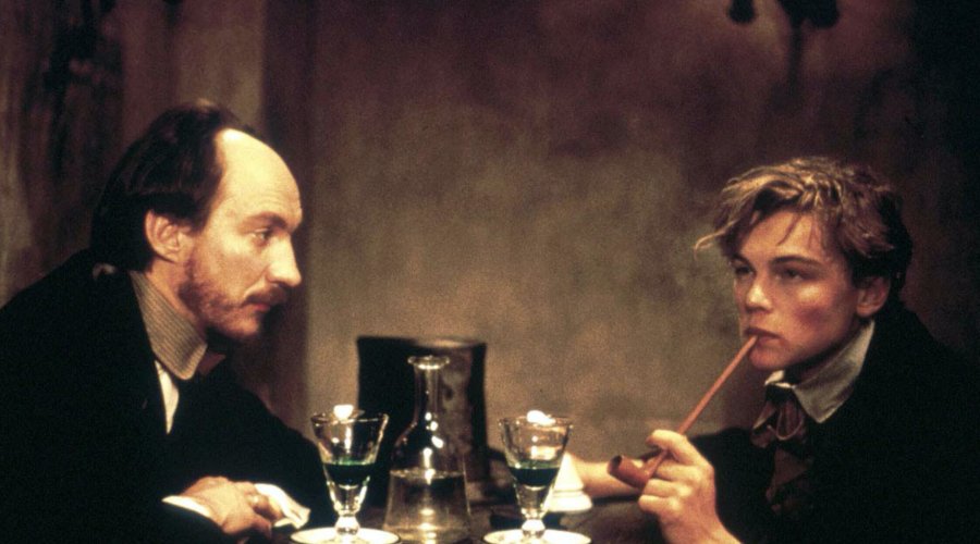 David Thewlis (Verlaine) e Leonardo Di Caprio (Rimbaud) 