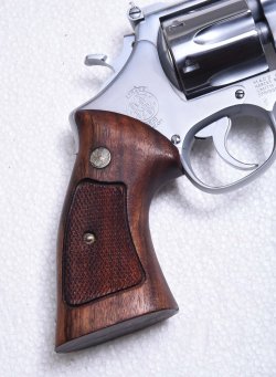 Impugnatura del revolver Smith & Wesson Highway Patrolman