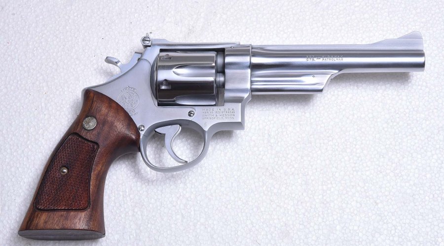 Lato destro del revolver Smith & Wesson Highway Patrolman
