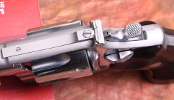 Regolazione del revolver Smith & Wesson Highway Patrolman