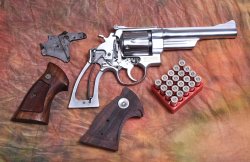 Revolver Smith & Wesson Highway Patrolman smontata