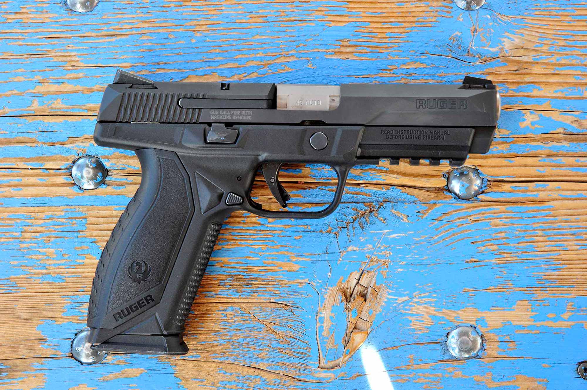 Ruger American Pistol - leva hold-open american12
