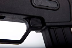 Prova: Sino Defense Manufacturing SMG9 all4shooters.com testa in anteprima la pistola semi-automatica Sino Defense Manufacturing SMG9