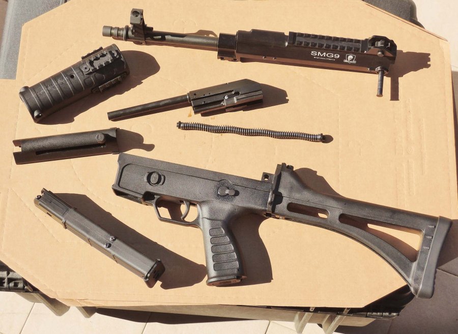 Prova: Sino Defense Manufacturing SMG9 all4shooters.com testa in anteprima la pistola semi-automatica Sino Defense Manufacturing SMG9