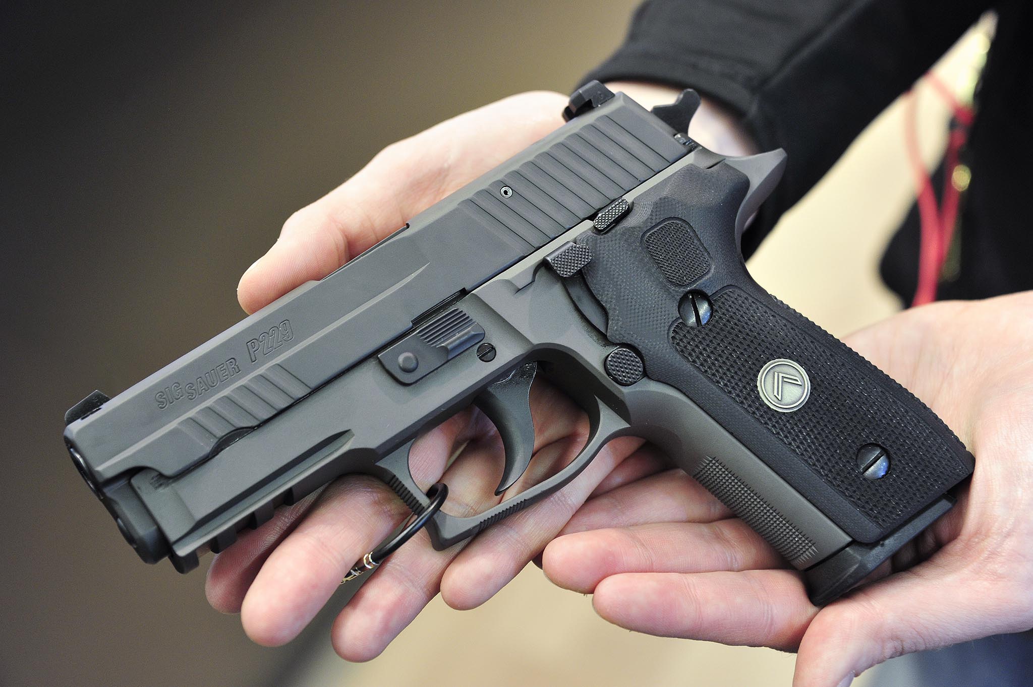 sig-sauer: SIG Sauer P226 Legion