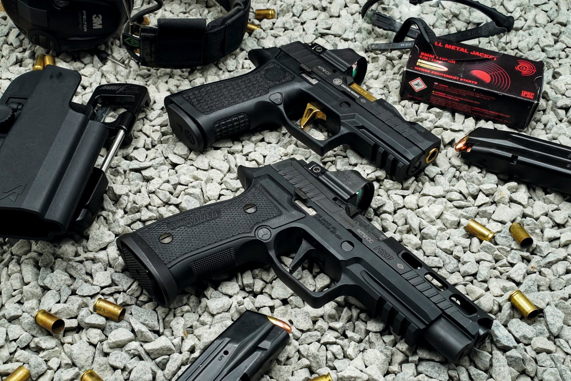 sig-sauer: SIG Sauer: prova delle versioni P32O XCarry Spectre e AXG Pro in 9 Luger. Caratteristiche e prestazioni a confronto