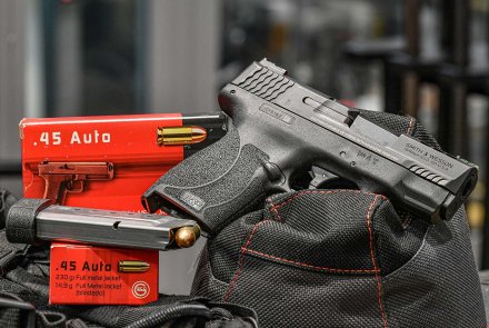 Smith & Wesson Military & Police Shield M2.0 Performance Center calibro .45 ACP Smith & Wesson Military & Police Shield M2.0 Performance Center con caricatore