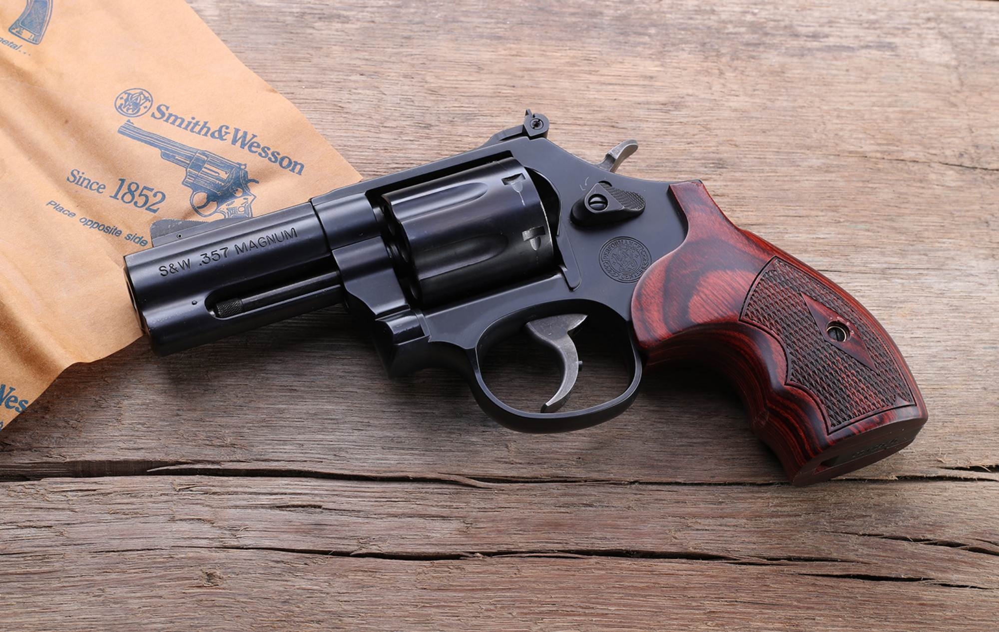 smith-wesson: Smith & Wesson Performance Center M19 Carry Comp da 2,5" in calibro .357 Magnum