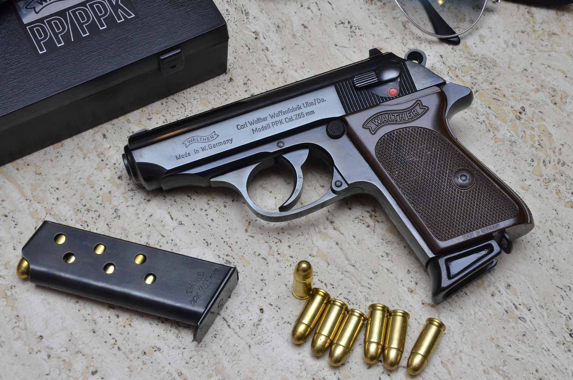 Pistol PPK - Accendino a benzina argento