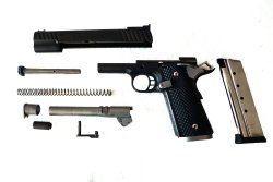 STI Champion, la 1911 sportiva in calibro 9x21 Pistola STI Champion in smontaggio