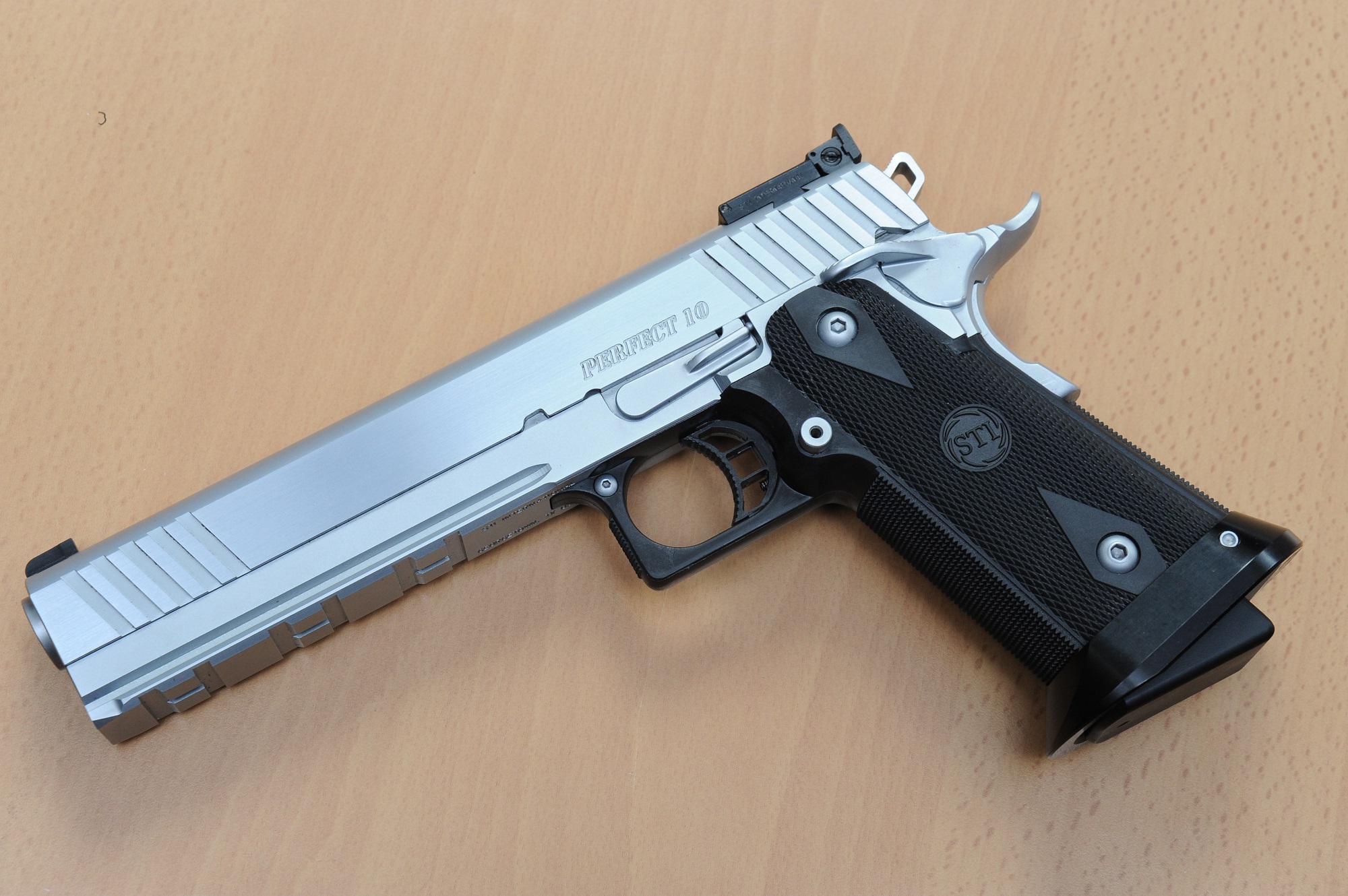 sti-international: STI International Perfect 10, pistola di grosso calibro sti-international: STI International Perfect 10, pistola di grosso calibro