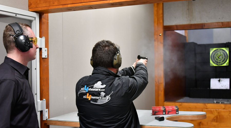 STRYK-B di Arsenal Firearms al tiro