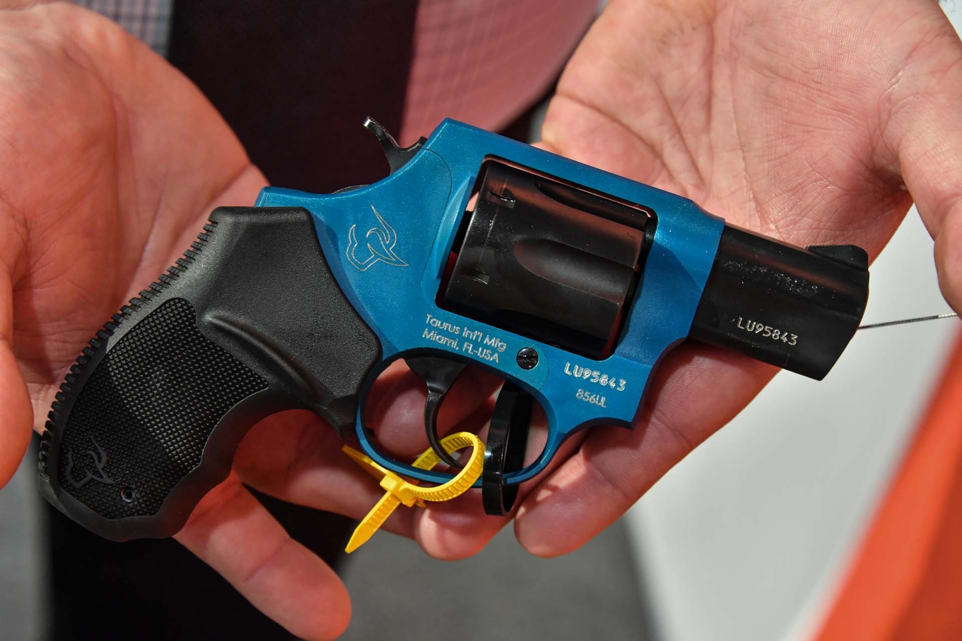 taurus-firearms: Nuovi colori per il revolver Taurus 856 Ultralight