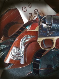 UBERTI 1851 Navy Richards conversion “The Good” replica UBERTI 1851 Navy Richards conversion con guancette con serpente