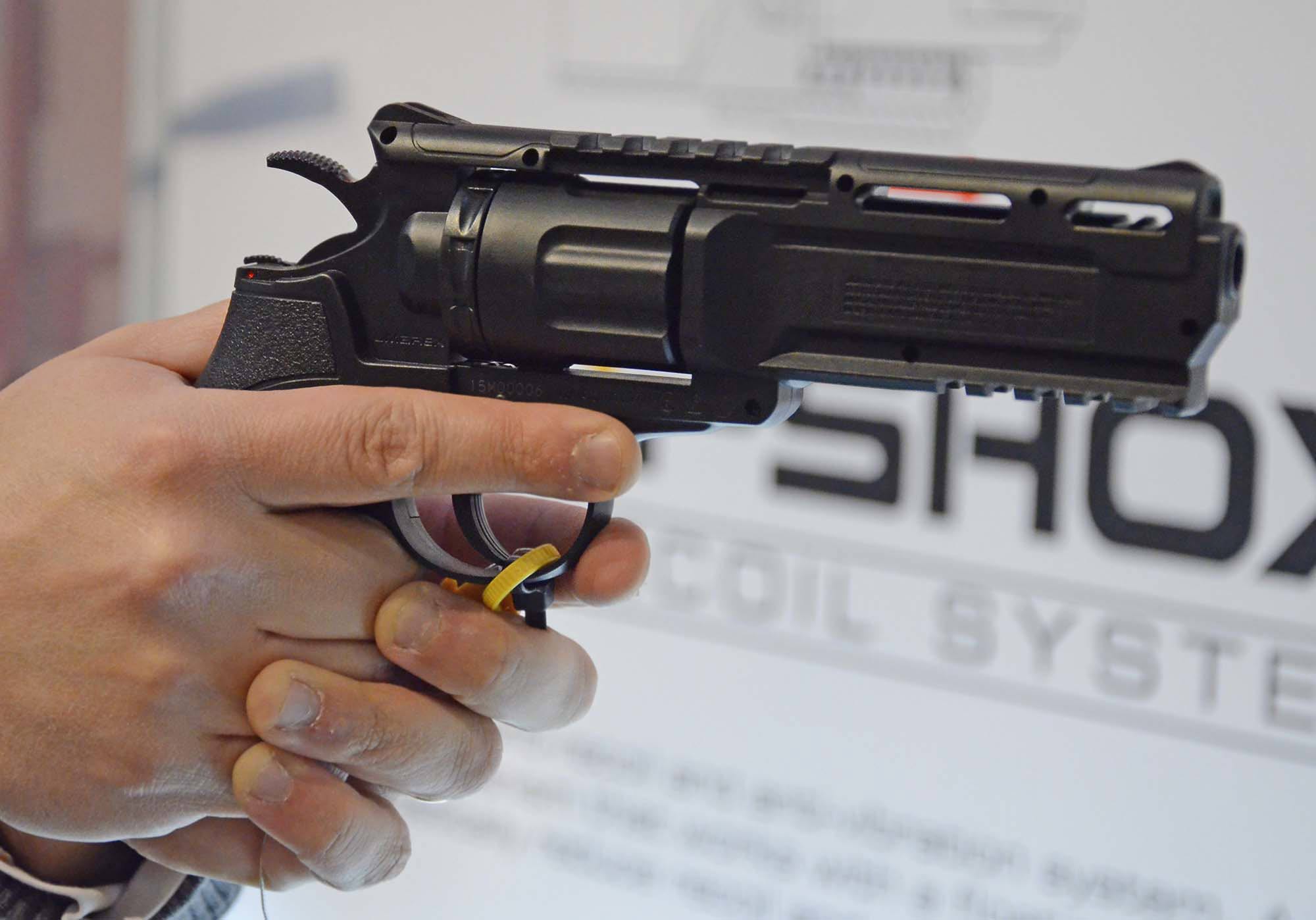 umarex: Umarex Brodax revolver a CO2