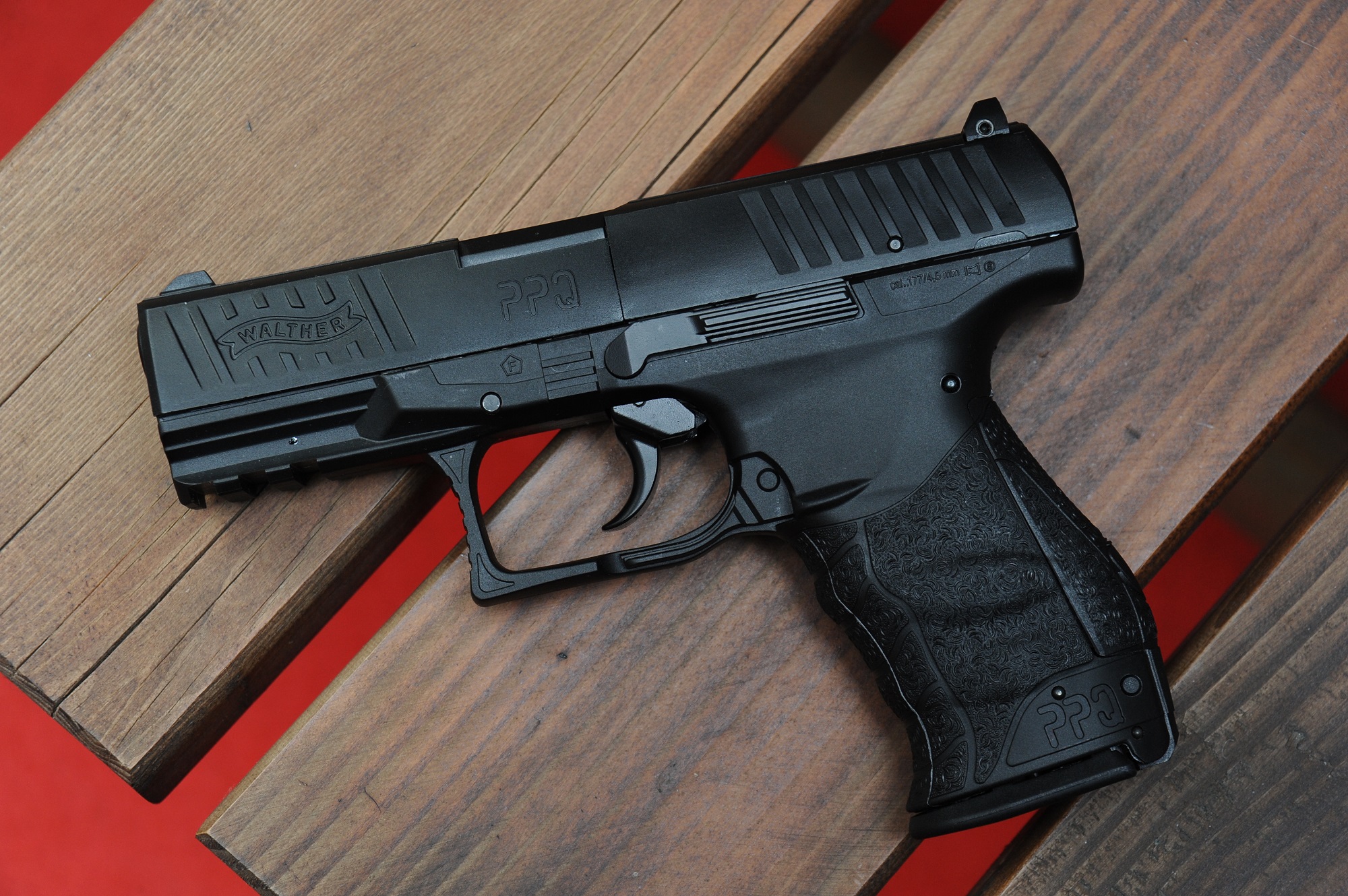 UMAREX Walther PPQ, replica ad aria compressa